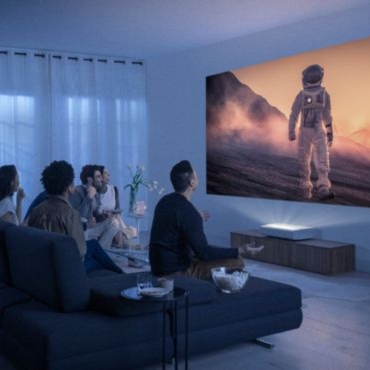 PROJECTOR